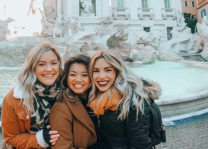 italy-rome-jwfriends-travel-street-girls Snowboarding